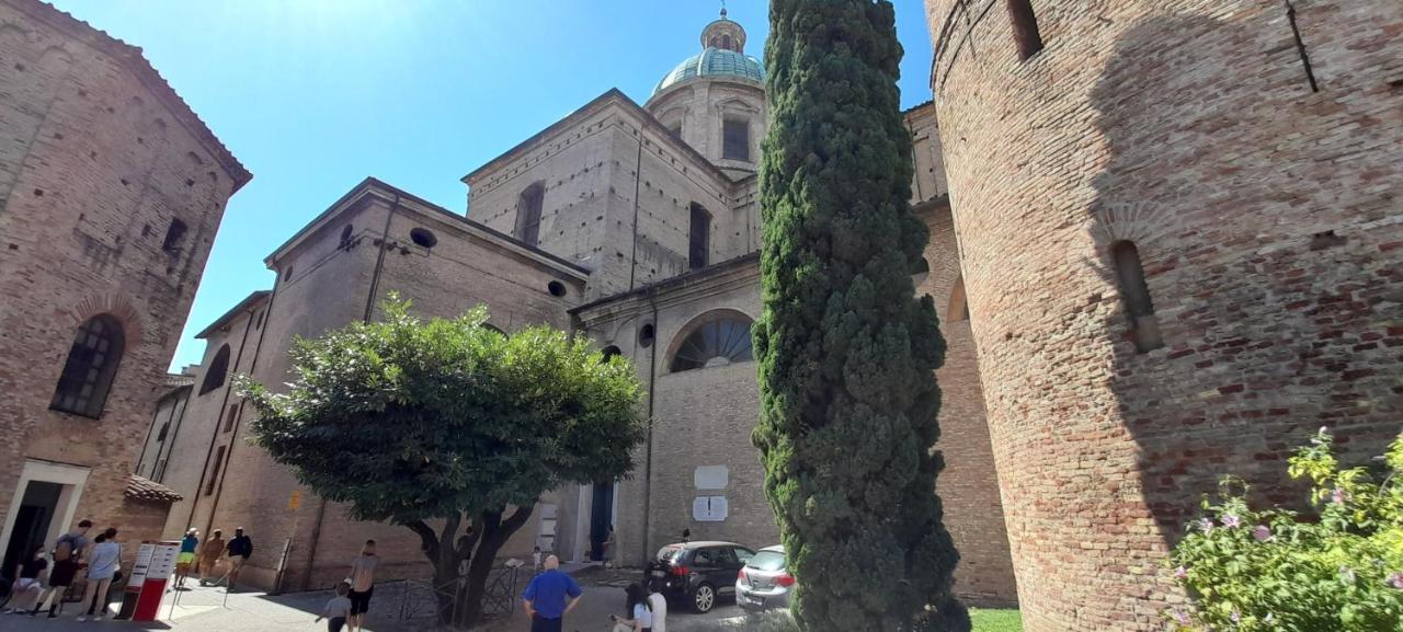 Corte Cavour. Una Mansarda Nel Cuore Della Citta ราเวนนา ภายนอก รูปภาพ
