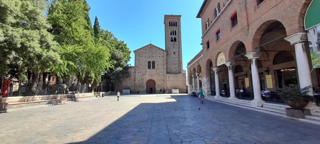 Corte Cavour. Una Mansarda Nel Cuore Della Citta ราเวนนา ภายนอก รูปภาพ