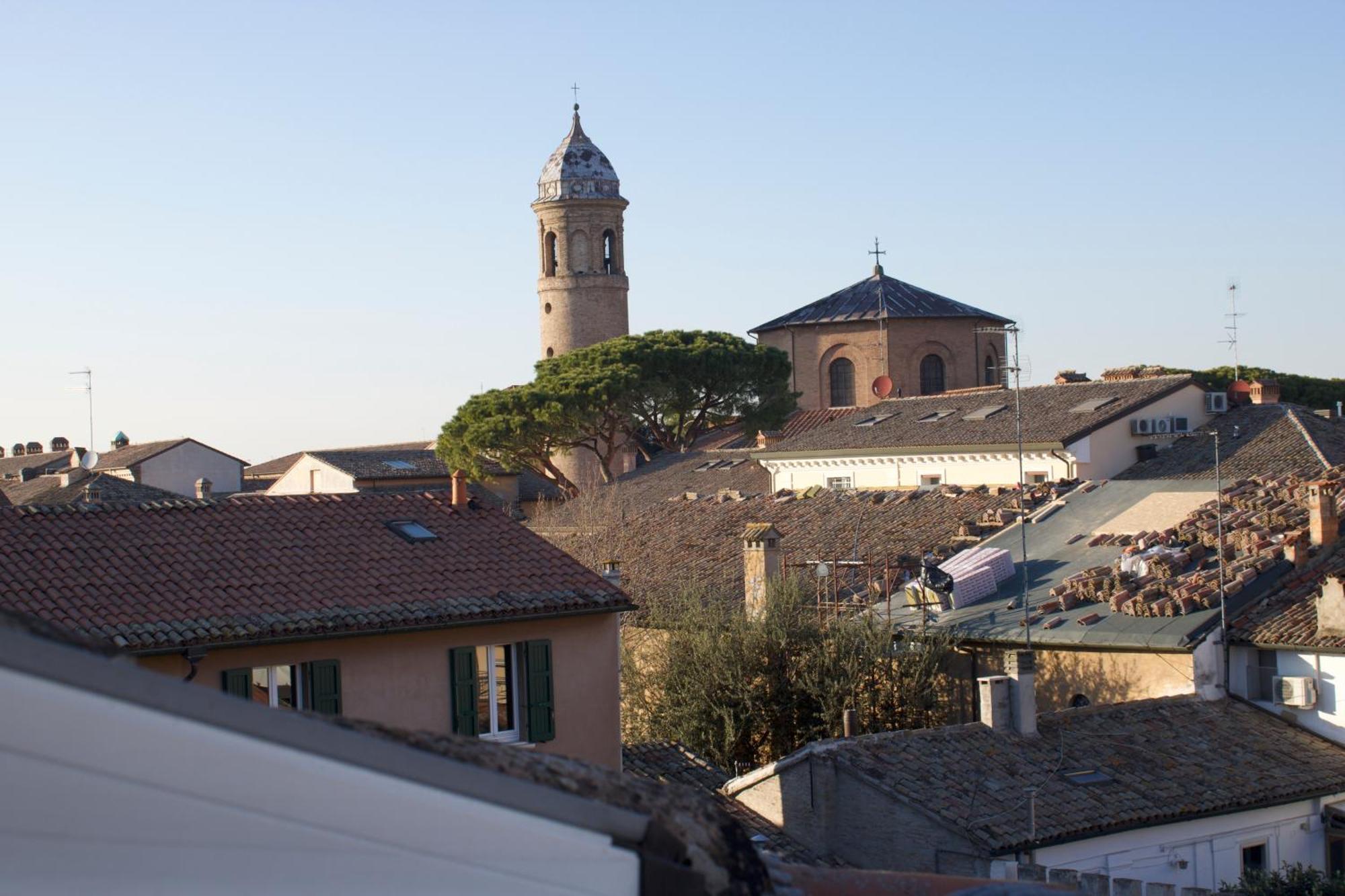 Corte Cavour. Una Mansarda Nel Cuore Della Citta ราเวนนา ภายนอก รูปภาพ
